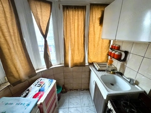 Apartament 3 camere etaj 1 decomandat - imagine 12 Apartament 3 camere etaj 1 decomandat - imagine 12