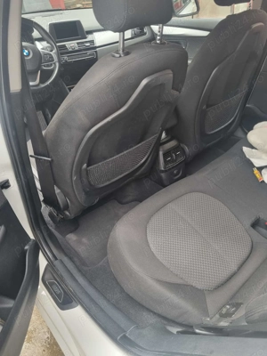 vand bmw 218i an 2017 - imagine 7