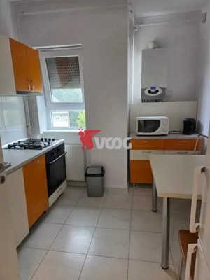 Apartanent 3 camere la 5 minute de Piata Victoriei - imagine 4