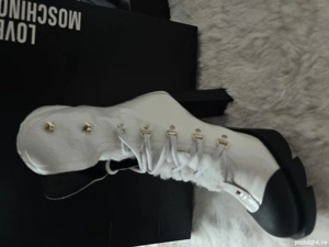 vind ghete Love Moschino 