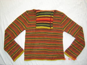 De vânzare tricotaje: pulovere, jersee, veste, rochii diferite modele și culori.