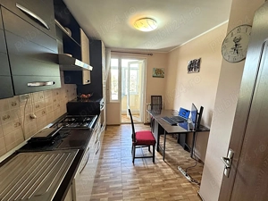        70.000 Euro NEGOCIABIL, 3 camere, liber, decomandat, zona Gradina Publica  - imagine 4