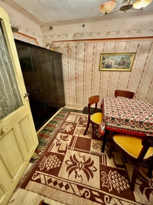 Vând casă la țară