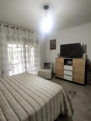 Duplex partial mobilat - zona excelenta - toate utilitatile - bucatarie inchisa - panouri solare - imagine 7