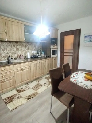 Duplex partial mobilat - zona excelenta - toate utilitatile - bucatarie inchisa - panouri solare - imagine 9