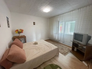 Vânzare apartament 3 camere, etaj 1, situat în Rovinari, strada Termocentralei - imagine 2