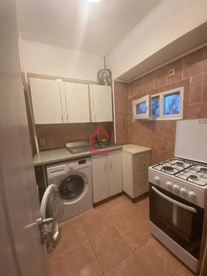 Garsonieră, Renovată, etaj intermediar, la bulevard, zona Frumoasa - imagine 2