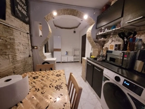 Vânzare apartament 2 camere, decomandat, vizavi de Mall Tg Jiu  - imagine 2