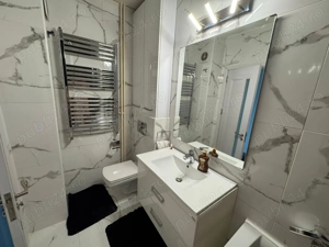 Garsoniera de vanzare- pozitie excelenta -open space-centrala proprie-mobilata - imagine 9