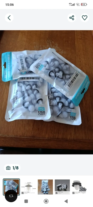 Clipsuri (agrafe) pentru fixarea tapiteriei interioare pe portierele autovehicolelor 