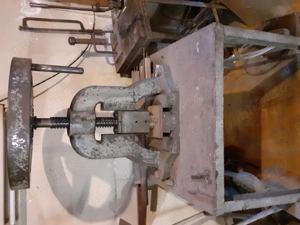 presă manuală și diferite matrite pentru bijutieri 