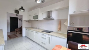 Apartament 3 camere etaj 1 in vila zona Odobescu cu parcare - imagine 12