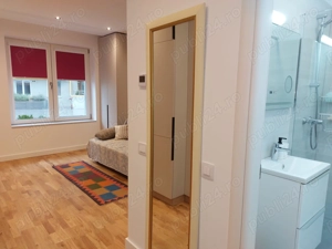 Închiriez garsonieră . Lebăda Lake Residence