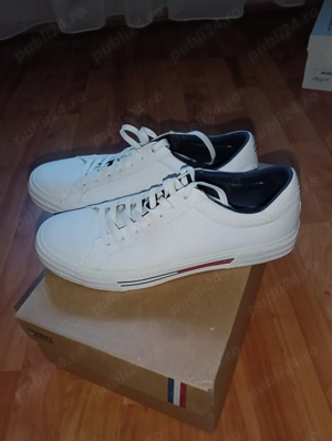Vând adidași Tomy Hilfiger 