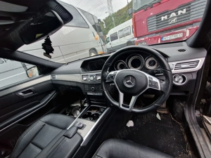 Vindem la pachet mercedes E class an fabricație 2014 si C class - imagine 8