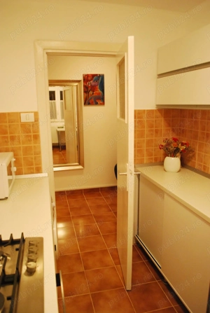 Apartament cu 3 camere, semidecomandat, zona Circumvalatiunii - Gheorghe Lazar - imagine 3