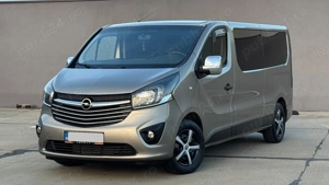 Opel Vivaro Extra-Lung 8+1-Locuri (Trafic)