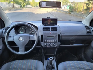Volkswagen Polo 1.2 (2007) - Manuală - 31.500 km - imagine 10 Volkswagen Polo 1.2 (2007) - Manuală - 31.500 km - imagine 10