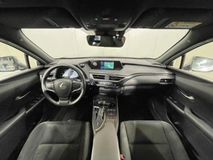 Lexus UX - imagine 7