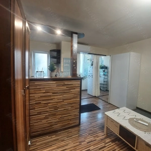 Vand garsoniera et. 1