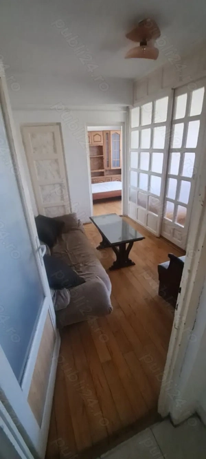 Dau in chirie apartament 2 camere in centru