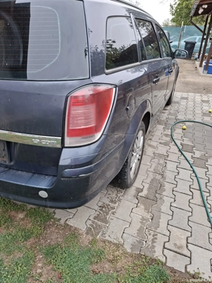 dezmembrez opel astra h - imagine 4