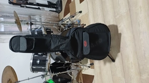 Vând chitara electroacustica bas