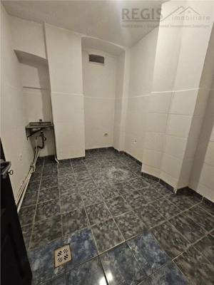 Spatiu Comercial ULTRACENTRAL PIATA SFATULUI - imagine 8