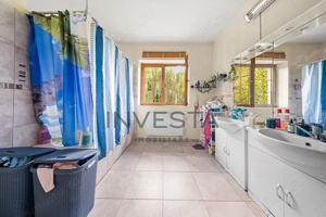 Resedinta impunatoare cu teren generos de 2.012 mp in Buna Ziua! - imagine 9 Resedinta impunatoare cu teren generos de 2.012 mp in Buna Ziua! - imagine 9