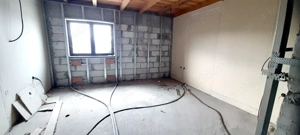 Casă şi spaţiu multifuncţional, bar, sală de evenimente în Brătuleşti - imagine 12