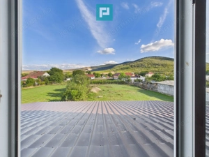 Casă cu panoramă spre dealurile Șiriei