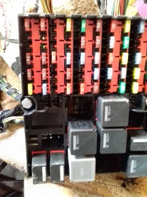 Dezmembrez Ford Fusion 2007, benzina - imagine 3