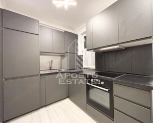 Apartament cu 3 camere, semidecomandat, zona Lipovei - imagine 3