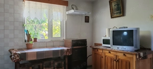 Casă Vilă de vânzare în Comuna Bezdead, Jud. Dâmbovița, Pucioasa ( 42 km de Sinaia ) - imagine 8