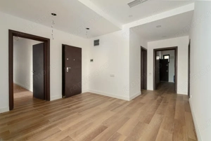 Lux pe Șoseaua Nordului: 250 mp + parcare subterană - imagine 13