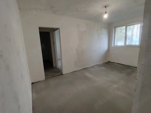 Ap.2cam. Petrosani-Aviatorilor (zona Biblioteca), 35 mp, parter, izolat, termopane - imagine 2 Ap.2cam. Petrosani-Aviatorilor (zona Biblioteca), 35 mp, parter, izolat, termopane - imagine 2