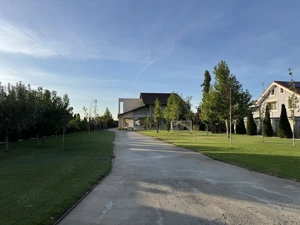 Vila S+P+1E, finisaje de lux, teren - 3000 mp, zona Platou Strehareti - imagine 4