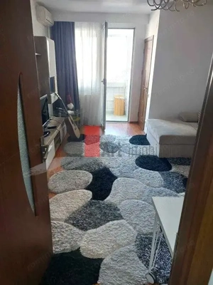 Gars. 31 mp, et 9/10, bloc reabilitat, instalații refăcute, mobilată și utilată - imagine 5