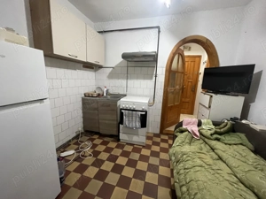 zona AEM - Etaj 1. CENTRALA, imobil anvelopat, decomandat, NEGOCIABIL.