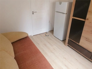 Proprietar Garsoniera Renovata Bloc Izolat - imagine 5