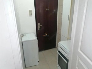 Proprietar Garsoniera Renovata Bloc Izolat - imagine 3