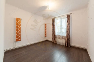 Apartament cu 4 camere, garaj și panouri fotovoltaice – Bradu- 5 min de Pitesti! - imagine 7