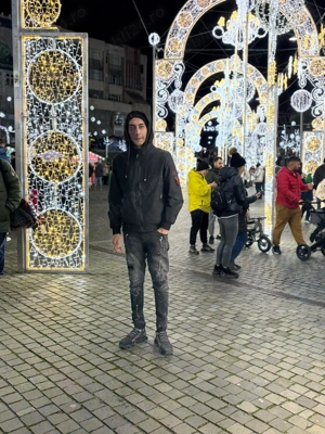 Caut douo locuri de munca pentru mine și nevasta mea - imagine 3