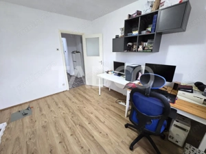 Apartament decomandat 3 camere balcon pivnita lift Vasile Aaron Sibiu - imagine 15