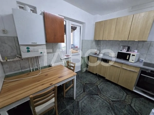 Apartament decomandat 3 camere balcon pivnita lift Vasile Aaron Sibiu - imagine 11