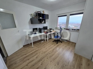 Apartament decomandat 3 camere balcon pivnita lift Vasile Aaron Sibiu - imagine 14