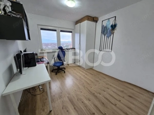 Apartament decomandat 3 camere balcon pivnita lift Vasile Aaron Sibiu - imagine 3