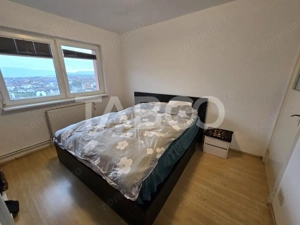 Apartament decomandat 3 camere balcon pivnita lift Vasile Aaron Sibiu - imagine 5