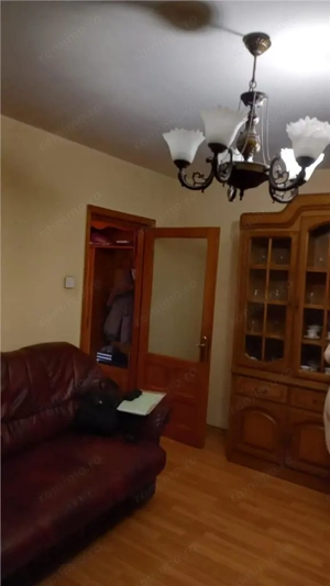 Apartament 2 camere semidecomandate,zona Cora - imagine 8