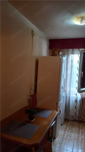 Apartament 2 camere semidecomandate,zona Cora - imagine 10